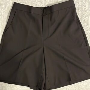 Banana Republic Brand New Women's  Chic Shorts .🆕
